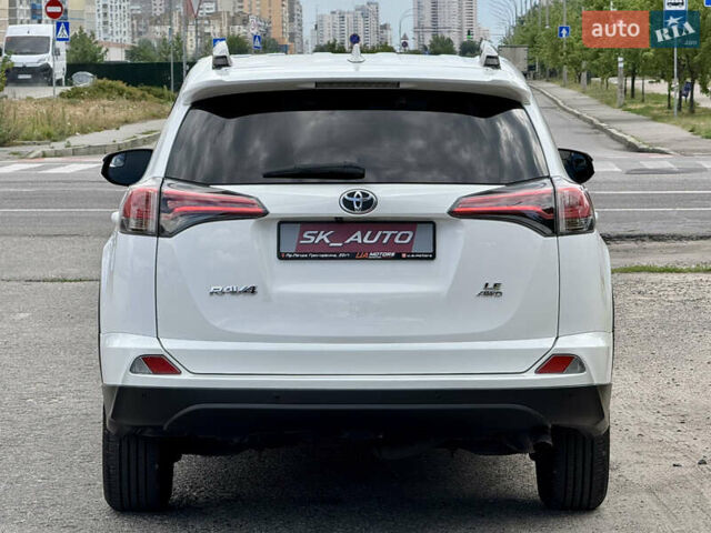Тойота РАВ 4 2016 у Києві на Automoto.ua Білий Тойота РАВ 4, об'ємом двигуна 2.49 л та пробігом 173 тис. км за 17200 $, фото 11 на Automoto.ua