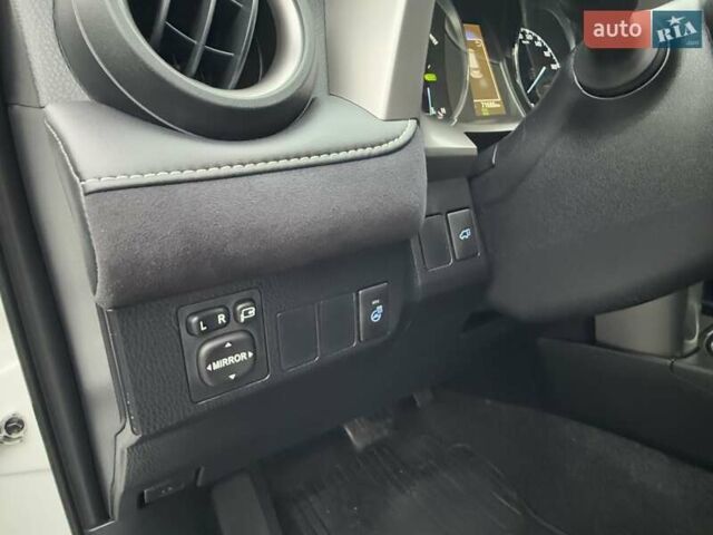 Белый Тойота РАВ 4, объемом двигателя 2.49 л и пробегом 71 тыс. км за 24800 $, фото 23 на Automoto.ua