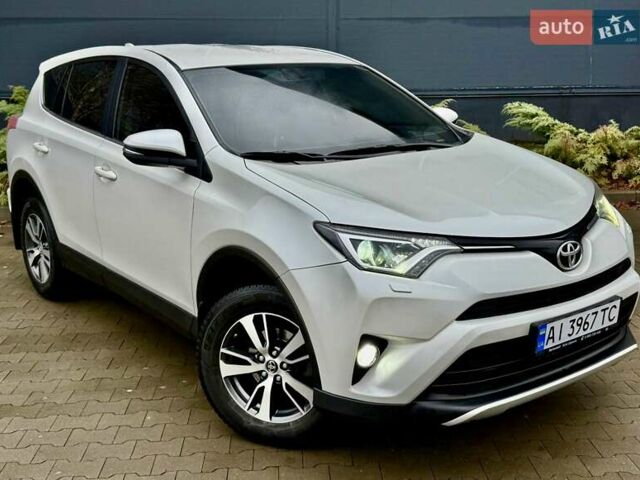 Белый Тойота РАВ 4, объемом двигателя 1.99 л и пробегом 110 тыс. км за 20900 $, фото 3 на Automoto.ua