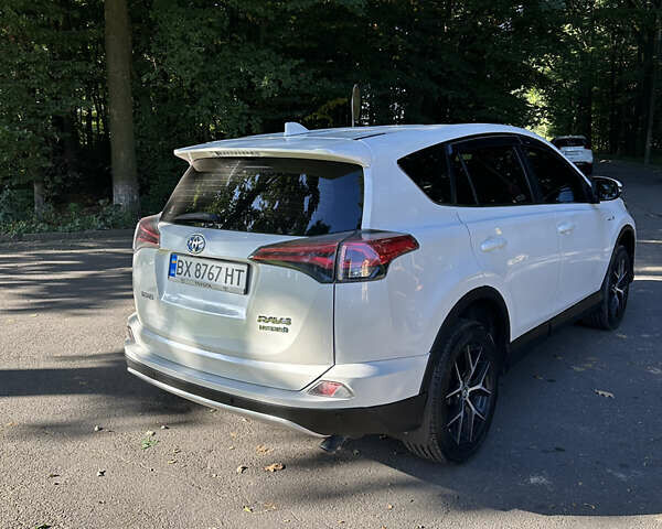 Белый Тойота РАВ 4, объемом двигателя 2.5 л и пробегом 147 тыс. км за 20399 $, фото 4 на Automoto.ua