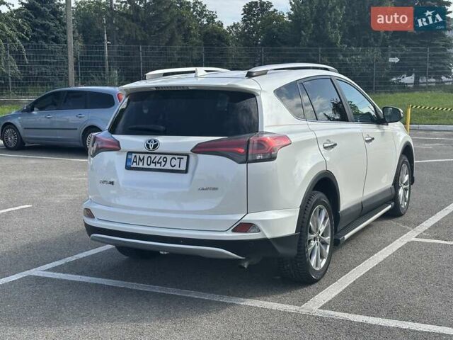 Тойота РАВ 4 2016 в Житомире на Automoto.ua Белый Тойота РАВ 4, объемом двигателя 2.49 л и пробегом 124 тыс. км за 21500 $, фото 9 на Automoto.ua