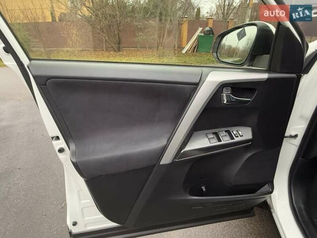 Белый Тойота РАВ 4, объемом двигателя 2.49 л и пробегом 71 тыс. км за 24800 $, фото 22 на Automoto.ua