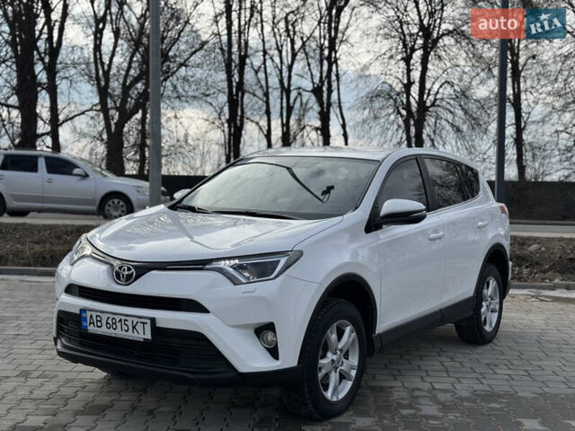 Белый Тойота РАВ 4, объемом двигателя 2 л и пробегом 117 тыс. км за 18900 $, фото 3 на Automoto.ua