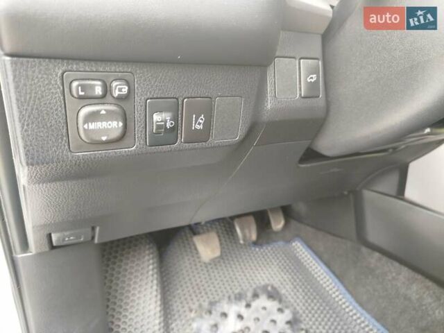 Білий Тойота РАВ 4, об'ємом двигуна 1.99 л та пробігом 194 тис. км за 18500 $, фото 10 на Automoto.ua