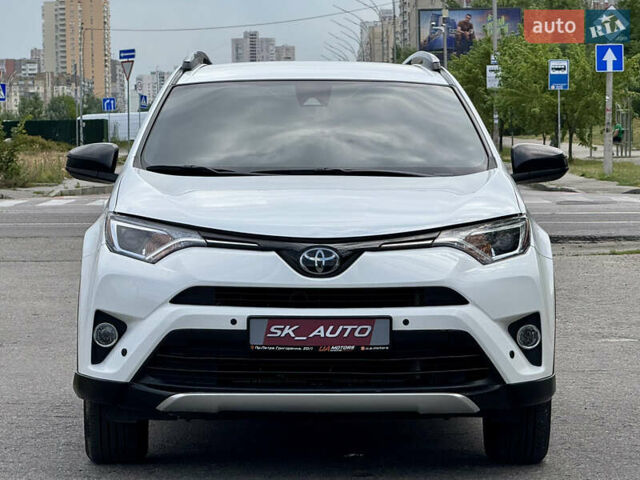 Тойота РАВ 4 2016 у Києві на Automoto.ua Білий Тойота РАВ 4, об'ємом двигуна 2.49 л та пробігом 173 тис. км за 17200 $, фото 67 на Automoto.ua