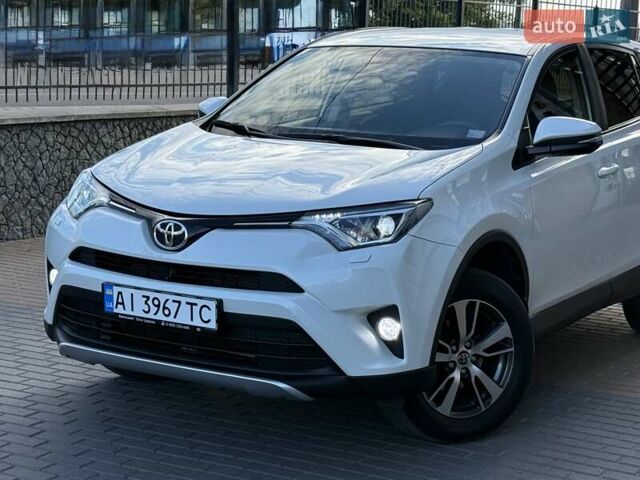 Тойота РАВ 4 2016 в Белой Церкве на Automoto.ua Белый Тойота РАВ 4, объемом двигателя 1.99 л и пробегом 110 тыс. км за 22500 $, фото 4 на Automoto.ua