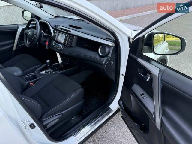 Белый Тойота РАВ 4, объемом двигателя 1.99 л и пробегом 110 тыс. км за 19999 $, фото 43 на Automoto.ua