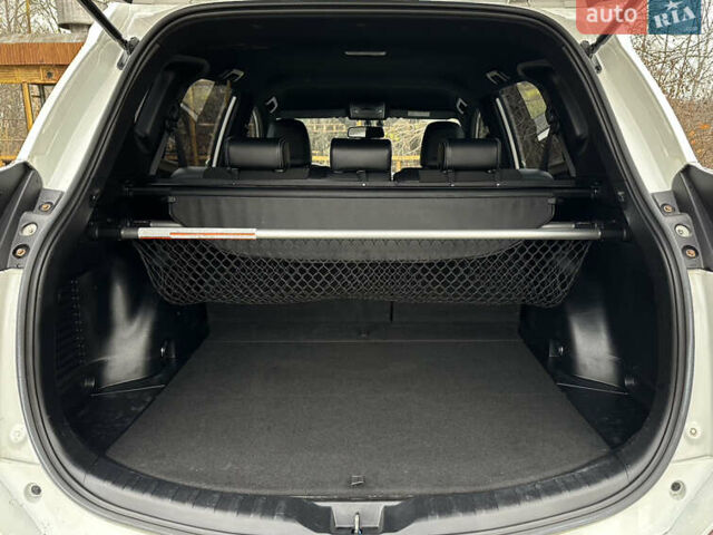 Белый Тойота РАВ 4, объемом двигателя 2.2 л и пробегом 190 тыс. км за 20600 $, фото 26 на Automoto.ua