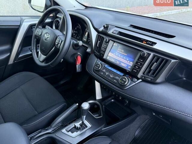 Белый Тойота РАВ 4, объемом двигателя 1.99 л и пробегом 110 тыс. км за 19999 $, фото 45 на Automoto.ua