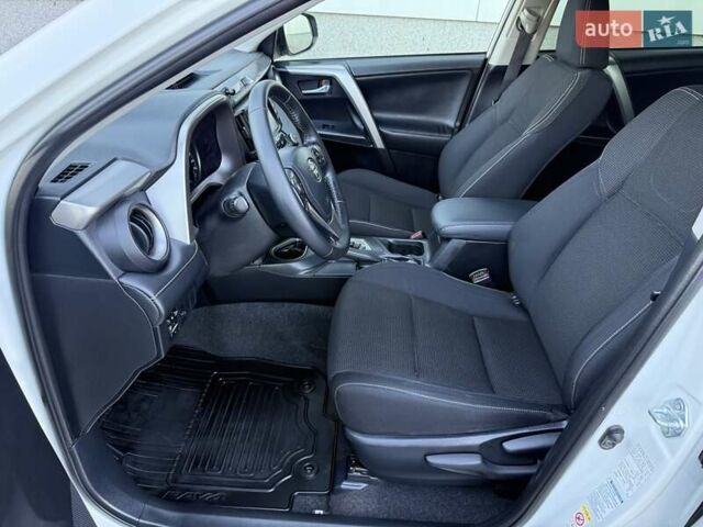 Белый Тойота РАВ 4, объемом двигателя 1.99 л и пробегом 110 тыс. км за 19999 $, фото 32 на Automoto.ua