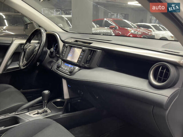 Білий Тойота РАВ 4, об'ємом двигуна 2.49 л та пробігом 92 тис. км за 18990 $, фото 18 на Automoto.ua