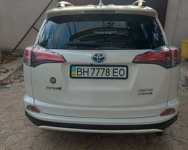 Тойота РАВ 4 2016 у Одесі на Automoto.ua Білий Тойота РАВ 4, об'ємом двигуна 2.49 л та пробігом 98 тис. км за 21900 $, фото 1 на Automoto.ua