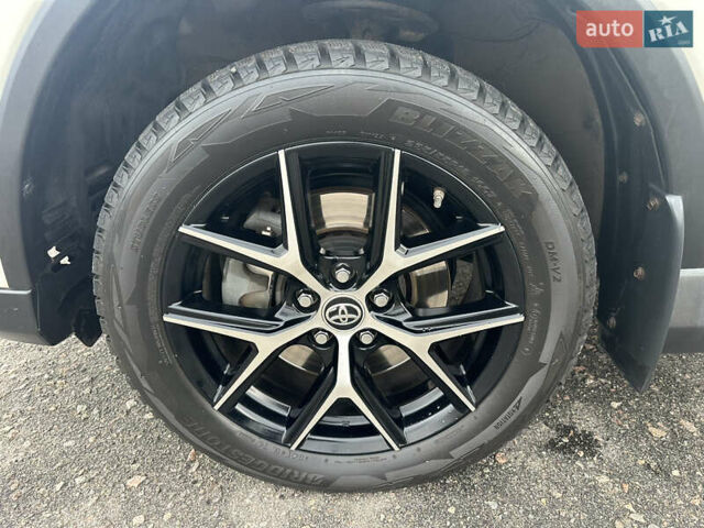 Белый Тойота РАВ 4, объемом двигателя 2.49 л и пробегом 72 тыс. км за 22900 $, фото 11 на Automoto.ua