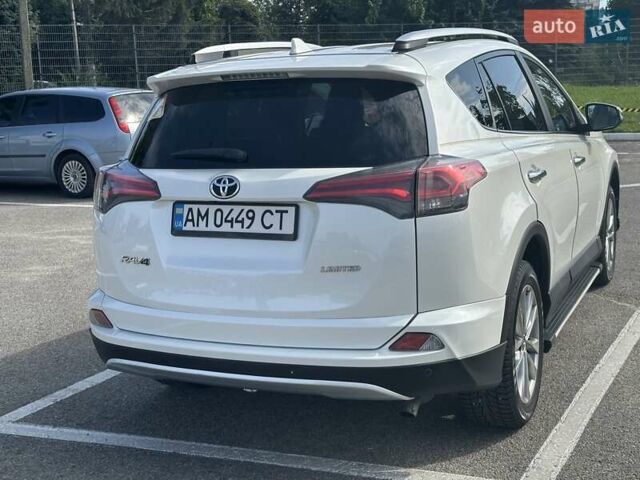 Тойота РАВ 4 2016 в Житомире на Automoto.ua Белый Тойота РАВ 4, объемом двигателя 2.49 л и пробегом 124 тыс. км за 21500 $, фото 8 на Automoto.ua
