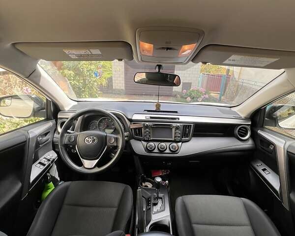 Тойота РАВ 4 2016 в Львове на Automoto.ua Белый Тойота РАВ 4, объемом двигателя 2.49 л и пробегом 116 тыс. км за 18300 $, фото 9 на Automoto.ua