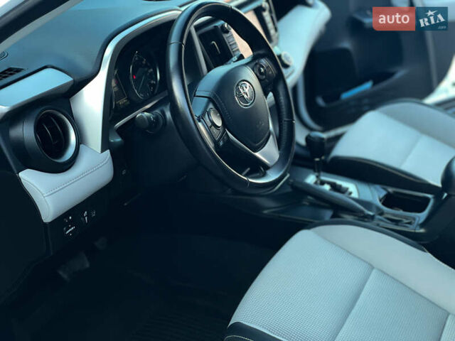 Белый Тойота РАВ 4, объемом двигателя 2.49 л и пробегом 45 тыс. км за 22200 $, фото 40 на Automoto.ua