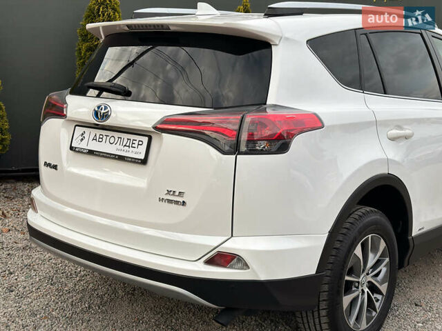 Тойота РАВ 4 2016 в Одессе на Automoto.ua Белый Тойота РАВ 4, объемом двигателя 2.49 л и пробегом 45 тыс. км за 21600 $, фото 24 на Automoto.ua
