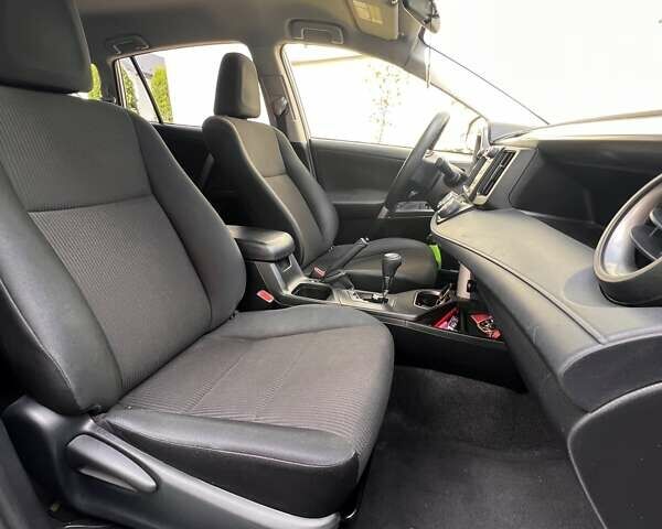 Тойота РАВ 4 2016 в Львове на Automoto.ua Белый Тойота РАВ 4, объемом двигателя 2.49 л и пробегом 116 тыс. км за 18300 $, фото 11 на Automoto.ua