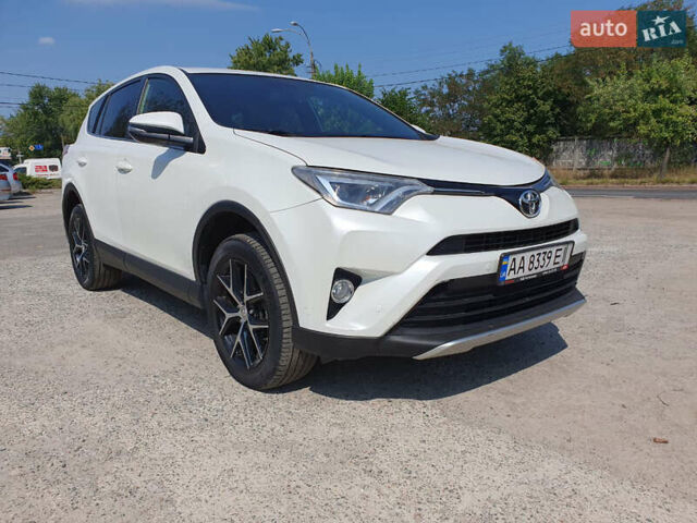 Білий Тойота РАВ 4, об'ємом двигуна 2 л та пробігом 157 тис. км за 22000 $, фото 1 на Automoto.ua