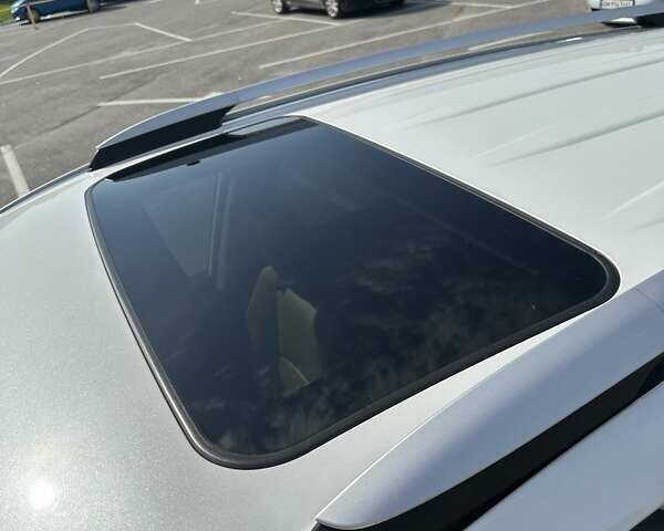 Тойота РАВ 4 2016 в Житомире на Automoto.ua Белый Тойота РАВ 4, объемом двигателя 2.49 л и пробегом 124 тыс. км за 21500 $, фото 16 на Automoto.ua