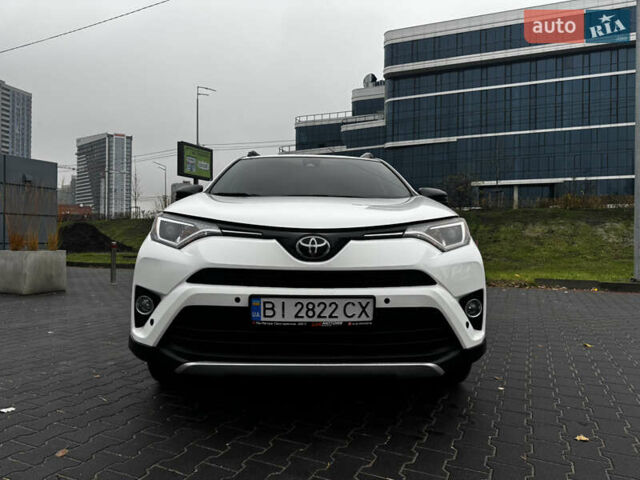 Білий Тойота РАВ 4, об'ємом двигуна 2.49 л та пробігом 173 тис. км за 16100 $, фото 3 на Automoto.ua