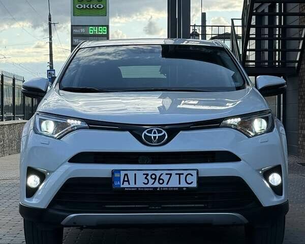 Тойота РАВ 4 2016 в Белой Церкве на Automoto.ua Белый Тойота РАВ 4, объемом двигателя 1.99 л и пробегом 110 тыс. км за 22500 $, фото 9 на Automoto.ua