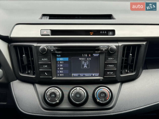 Тойота РАВ 4 2016 у Києві на Automoto.ua Білий Тойота РАВ 4, об'ємом двигуна 2.49 л та пробігом 173 тис. км за 17200 $, фото 44 на Automoto.ua