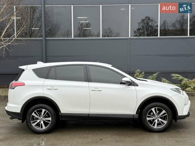 Белый Тойота РАВ 4, объемом двигателя 1.99 л и пробегом 110 тыс. км за 20900 $, фото 10 на Automoto.ua