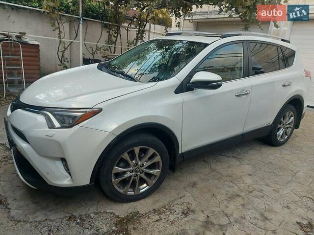 Тойота РАВ 4 2016 у Одесі на Automoto.ua Білий Тойота РАВ 4, об'ємом двигуна 2.49 л та пробігом 98 тис. км за 21900 $, фото 2 на Automoto.ua