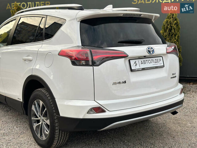 Тойота РАВ 4 2016 в Одессе на Automoto.ua Белый Тойота РАВ 4, объемом двигателя 2.49 л и пробегом 45 тыс. км за 21600 $, фото 14 на Automoto.ua