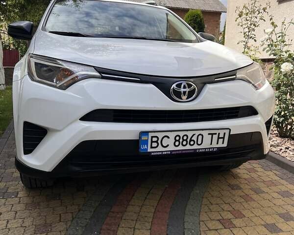 Тойота РАВ 4 2016 в Львове на Automoto.ua Белый Тойота РАВ 4, объемом двигателя 2.49 л и пробегом 116 тыс. км за 18300 $, фото 6 на Automoto.ua