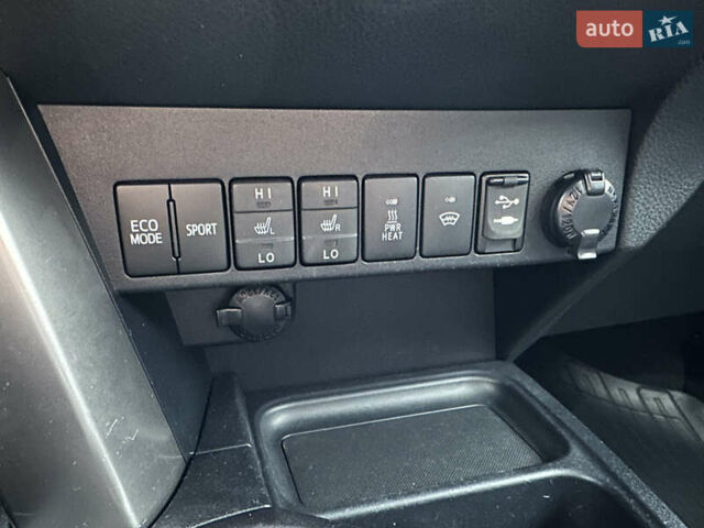 Белый Тойота РАВ 4, объемом двигателя 2.2 л и пробегом 190 тыс. км за 20600 $, фото 19 на Automoto.ua