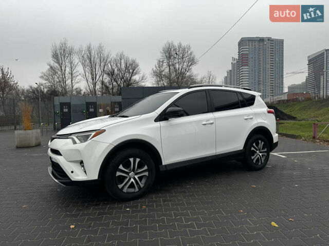 Білий Тойота РАВ 4, об'ємом двигуна 2.49 л та пробігом 173 тис. км за 16100 $, фото 11 на Automoto.ua