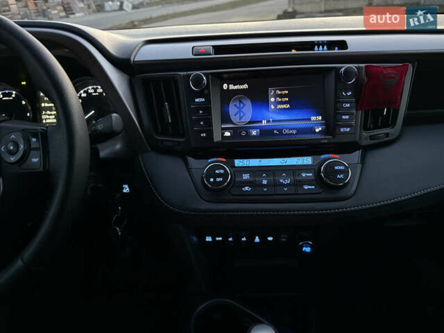 Белый Тойота РАВ 4, объемом двигателя 2.23 л и пробегом 154 тыс. км за 20400 $, фото 95 на Automoto.ua