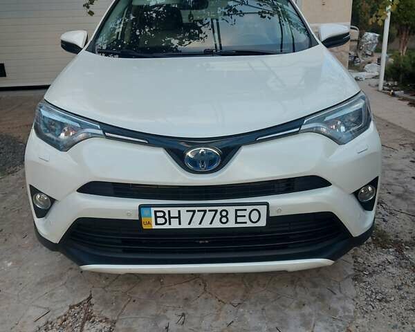 Тойота РАВ 4 2016 у Одесі на Automoto.ua Білий Тойота РАВ 4, об'ємом двигуна 2.49 л та пробігом 98 тис. км за 21900 $, фото 6 на Automoto.ua