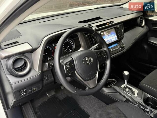 Белый Тойота РАВ 4, объемом двигателя 1.99 л и пробегом 110 тыс. км за 20900 $, фото 27 на Automoto.ua