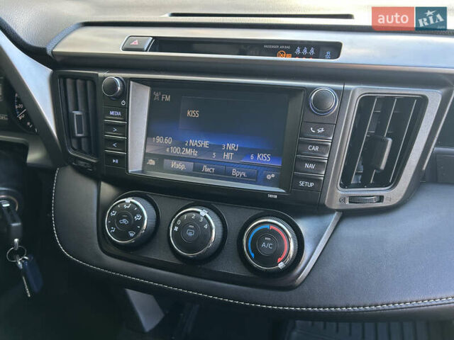 Белый Тойота РАВ 4, объемом двигателя 2 л и пробегом 107 тыс. км за 17555 $, фото 26 на Automoto.ua