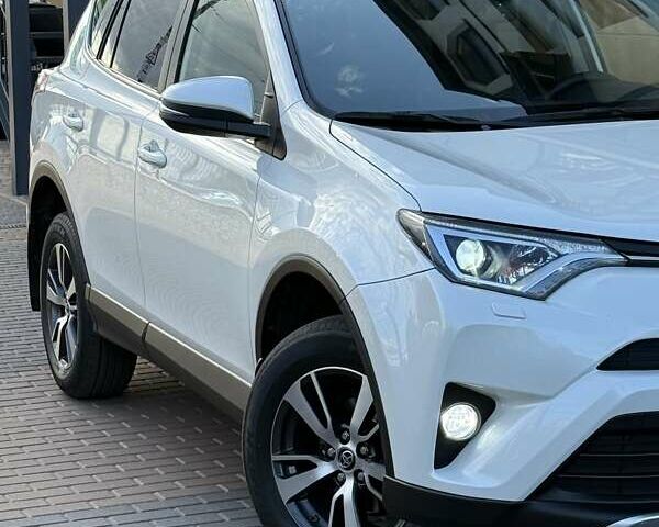 Тойота РАВ 4 2016 в Белой Церкве на Automoto.ua Белый Тойота РАВ 4, объемом двигателя 1.99 л и пробегом 110 тыс. км за 22500 $, фото 18 на Automoto.ua