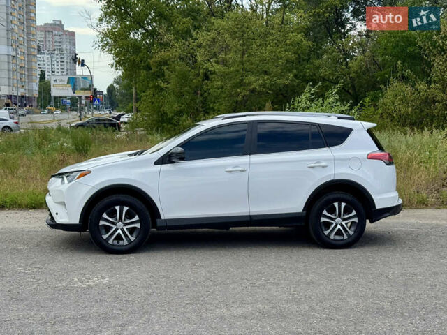 Тойота РАВ 4 2016 у Києві на Automoto.ua Білий Тойота РАВ 4, об'ємом двигуна 2.49 л та пробігом 173 тис. км за 17200 $, фото 79 на Automoto.ua