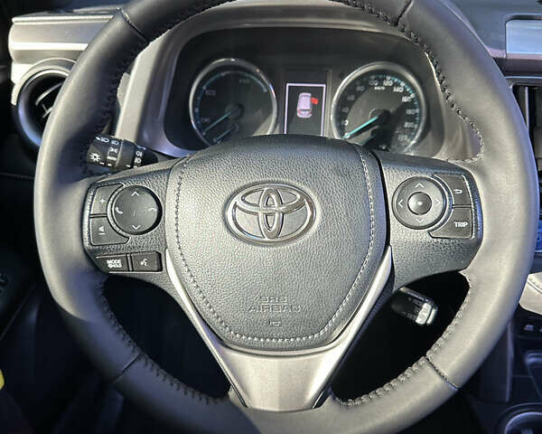 Белый Тойота РАВ 4, объемом двигателя 2.5 л и пробегом 147 тыс. км за 20399 $, фото 19 на Automoto.ua