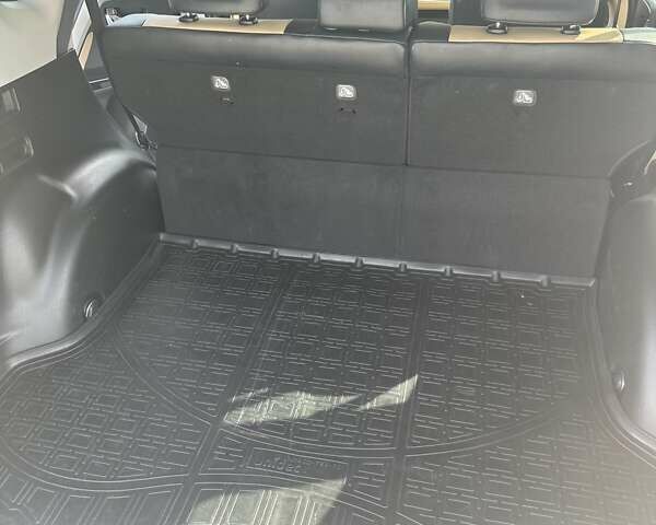 Тойота РАВ 4 2016 в Житомире на Automoto.ua Белый Тойота РАВ 4, объемом двигателя 2.49 л и пробегом 124 тыс. км за 21500 $, фото 26 на Automoto.ua