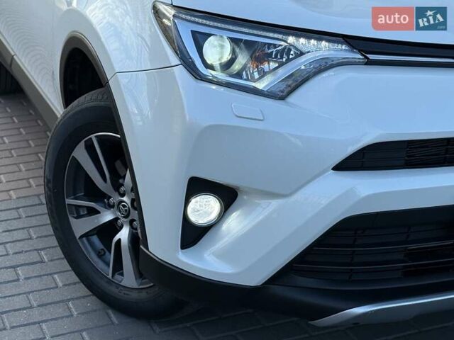 Тойота РАВ 4 2016 в Белой Церкве на Automoto.ua Белый Тойота РАВ 4, объемом двигателя 1.99 л и пробегом 110 тыс. км за 22500 $, фото 19 на Automoto.ua