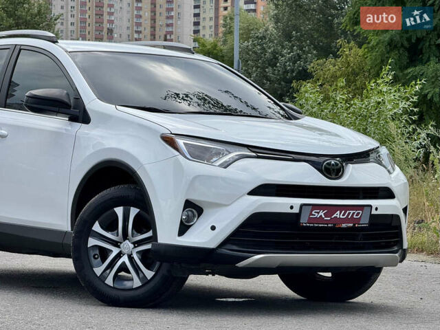 Тойота РАВ 4 2016 у Києві на Automoto.ua Білий Тойота РАВ 4, об'ємом двигуна 2.49 л та пробігом 173 тис. км за 17200 $, фото 72 на Automoto.ua