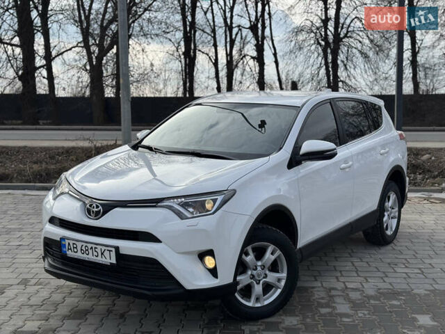 Белый Тойота РАВ 4, объемом двигателя 2 л и пробегом 117 тыс. км за 18900 $, фото 8 на Automoto.ua
