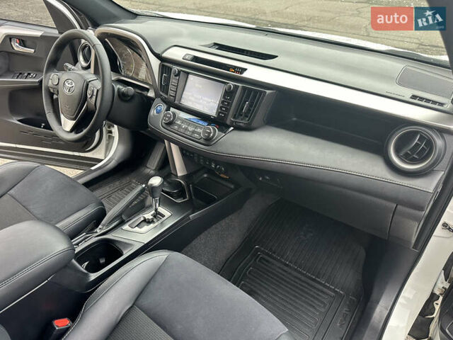 Белый Тойота РАВ 4, объемом двигателя 2.49 л и пробегом 72 тыс. км за 22900 $, фото 30 на Automoto.ua