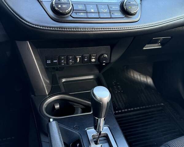 Тойота РАВ 4 2016 в Белой Церкве на Automoto.ua Белый Тойота РАВ 4, объемом двигателя 1.99 л и пробегом 110 тыс. км за 22500 $, фото 57 на Automoto.ua