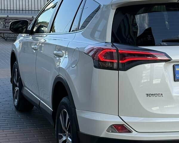 Тойота РАВ 4 2016 в Белой Церкве на Automoto.ua Белый Тойота РАВ 4, объемом двигателя 1.99 л и пробегом 110 тыс. км за 22500 $, фото 34 на Automoto.ua