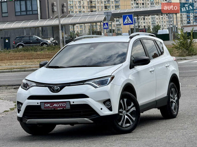 Тойота РАВ 4 2016 у Києві на Automoto.ua Білий Тойота РАВ 4, об'ємом двигуна 2.49 л та пробігом 173 тис. км за 17200 $, фото 59 на Automoto.ua