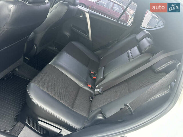 Белый Тойота РАВ 4, объемом двигателя 2.49 л и пробегом 72 тыс. км за 22900 $, фото 27 на Automoto.ua