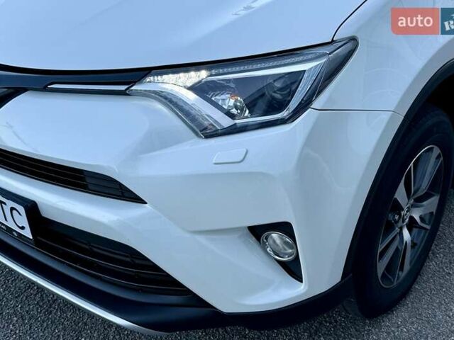 Белый Тойота РАВ 4, объемом двигателя 1.99 л и пробегом 110 тыс. км за 19999 $, фото 26 на Automoto.ua